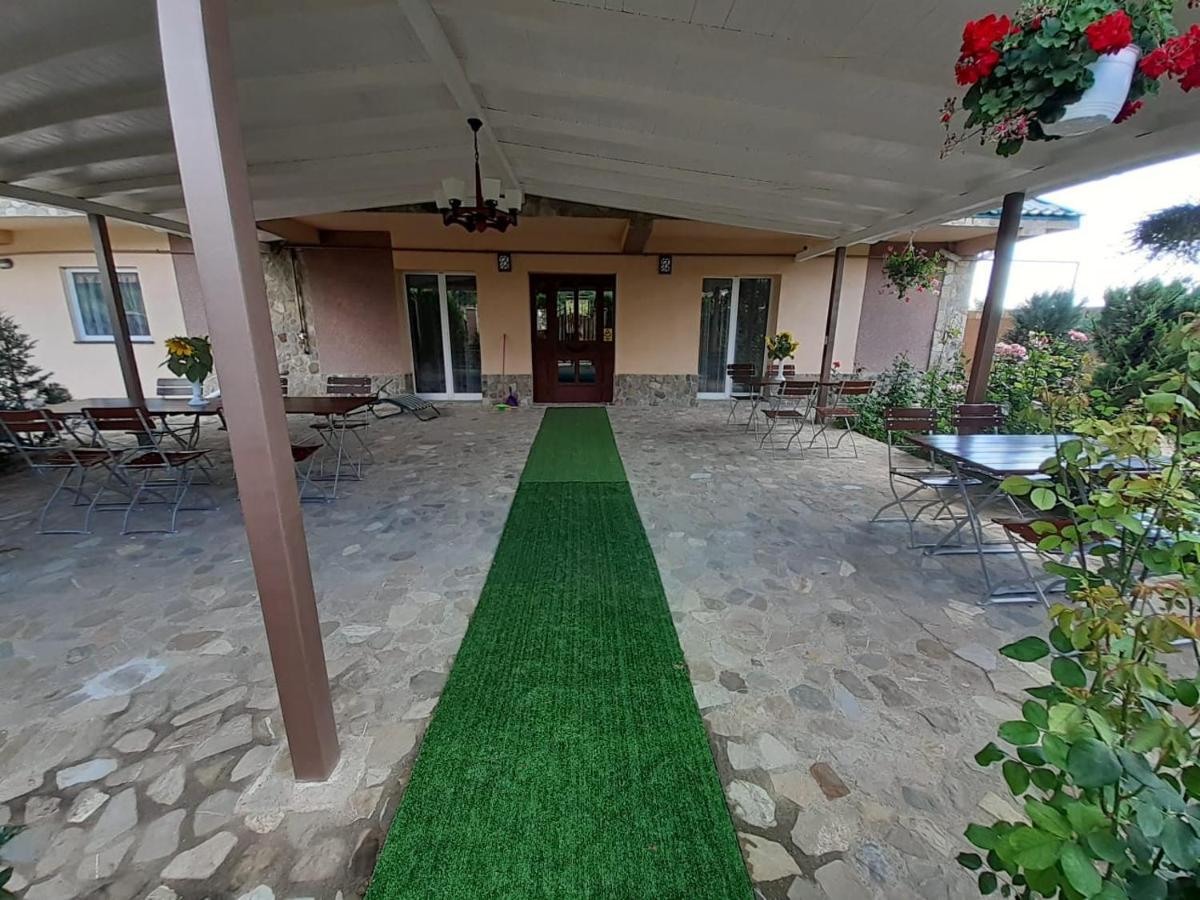 Pensiunea Alessia Piatra Neamt Exterior photo