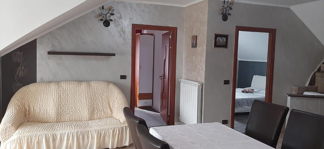 Pensiunea Alessia Piatra Neamt Exterior photo